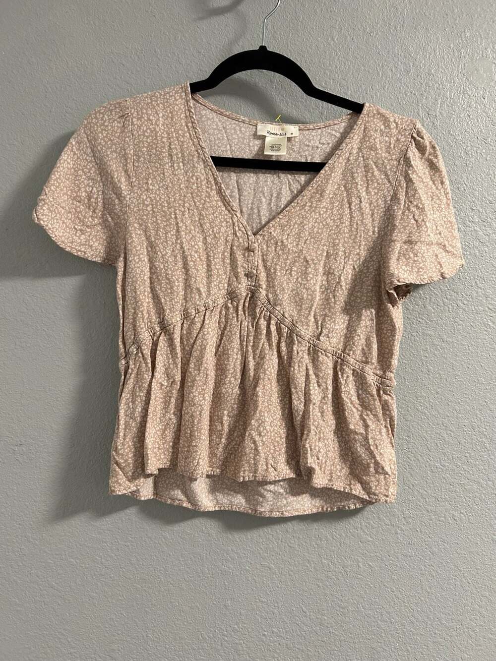 Urban Romantics Taupe Floral V-Neck Short Sleeve Babydoll Top